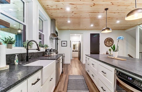 Logan Cabin | Luxury Cabin in Hocking Hills that sleeps 16!