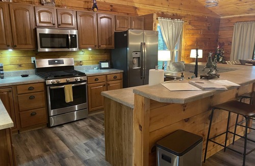 Logan Cabin | Luxury Cabin Rentals Hocking Hills with Hot Tub and Pet Friendly Old Man's Cave