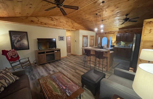Logan Cabin | Luxury Cabin Rentals Hocking Hills with Hot Tub and Pet Friendly Old Man's Cave
