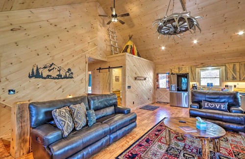 Natures Courtyard House | Luxury Cabin Vacation Rental in Mineral Bluff