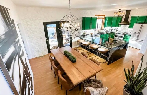 Munds Park Cabin | Luxury Cabin with Hot Tub, Bunk Room and amazing Outdoor Space!