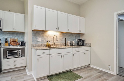 Canandaigua House | Luxury Canandaigua Apt | Finger Lakes | King Bed