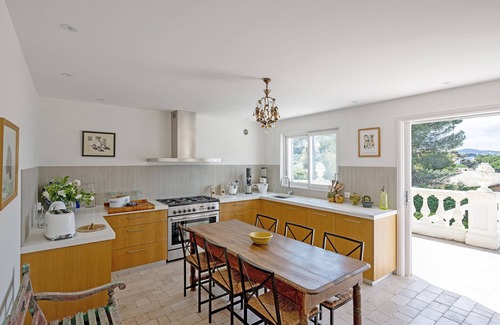 Cap-d'Antibes Villa | Luxury Cap d'Antibes villa with sea view, steps to the beachn