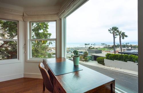 Playa Del Rey House | Luxury Cape Cod Retreat – Ocean Views, Walk to Beach, Expansive Deck & Spa!