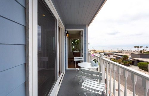 Playa Del Rey House | Luxury Cape Cod Retreat – Ocean Views, Walk to Beach, Expansive Deck & Spa!