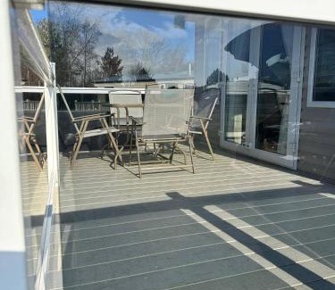 Prestonpans House | Luxury Caravan Escape by the Seaside Port Seton