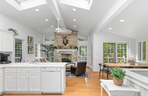 Green Lake House | Luxury carriage house with tons of space and 325 feet of shoreline!