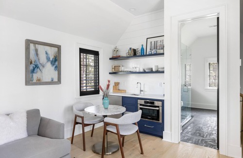Bluffton House | Luxury Carriage House in Moreland Village