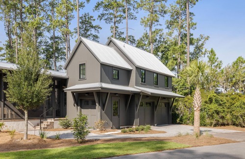 Bluffton House | Luxury Carriage House in Moreland Village