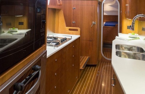 Pasadena Boat Rental | Luxury Catamaran Liveaboard