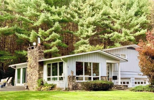 Prattsville Villa | *Luxury Catskill MNTN 5BR 3Bath Villa Hot Tub/Fire Pit,Ski