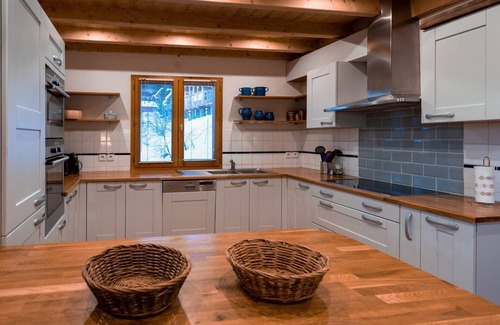 Vallandry House | Luxury chalet (14p) 6 bedrooms, 3 bathrooms & sauna. In the centre of Vallandry, with a beautiful view
