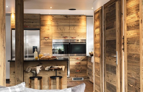 Montriond Ski Chalet | Luxury Chalet Morzine with panoramic views, 5 ensuite bedrooms and large hot tub