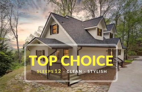 Mineral Bluff Ski Chalet | Luxury Chalet on 50 Acres, Hot Tub, Game Room, Mountain View & seasonal spring