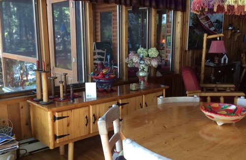 Val-des-Monts Cabin | Luxury Chalet on Lakefront, Sleeps 8, Rhéaume Lake, 35 minutes to Ottawa