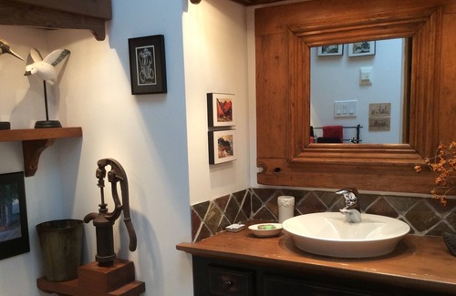 Val-des-Monts Cabin | Luxury Chalet on Lakefront, Sleeps 8, Rhéaume Lake, 35 minutes to Ottawa