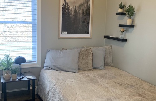 Booth House | Luxury Chalet with hot tub - near I-68 I-79 split.
