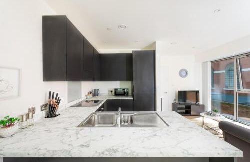 Liverpool City Centre Apartment | Luxury City Centre Apartment - Family Friendly