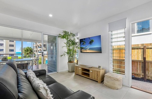 Coolum Beach Apartment | Luxury Coastal Retreat