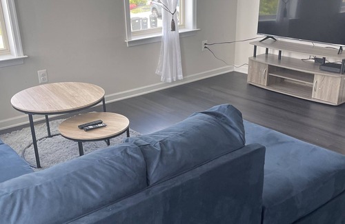 Glen Burnie House | Luxury, comfortable room in nice neighborhood with lake and deck access