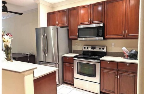 Pacific Terrace Condo | Luxury Condo 2 BR+2 BA+parking free -Marina/Gaslamp - walk to Convention Center!
