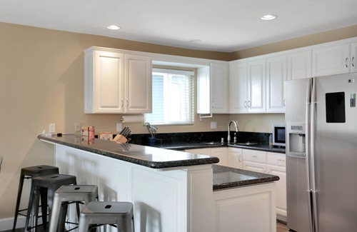 Morena Condo | Luxury Condo | 2BR | Balcony | Washer/Dryer | Pets