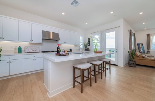 Irvine Condo | Luxury Condo 4 Bedrooms w/2 En-Suites WiFi,TV, Pool SPA in Irvine. Pet-Friendly!
