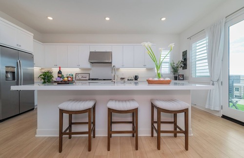 Irvine Condo | Luxury Condo 4 Bedrooms w/2 En-Suites WiFi,TV, Pool SPA in Irvine. Pet-Friendly!