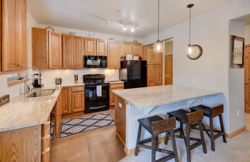 Winter Park House | Luxury Condo 613 I Pool I Club House I Hot Tub I Views I Best Price I Discounted Attractions