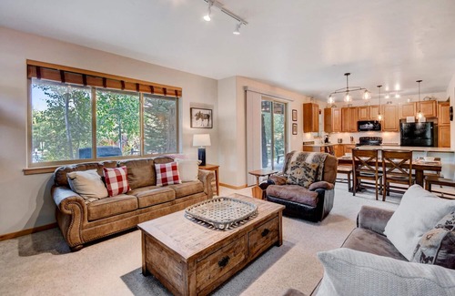 Winter Park House | Luxury Condo 613 I Pool I Club House I Hot Tub I Views I Best Price I Discounted Attractions