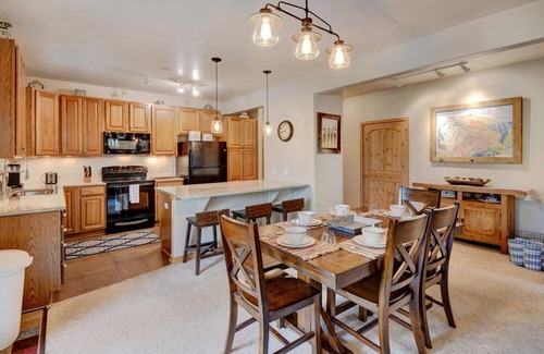 Winter Park House | Luxury Condo 613 I Pool I Club House I Hot Tub I Views I Best Price I Discounted Attractions
