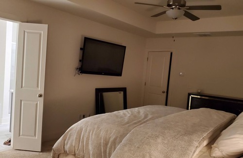 Lithonia House | LUXURY CONDO CLEAN AND SPACIOUS