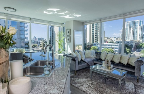 Downtown San Diego Condo | Luxury Condo in Downtowns Gaslamp