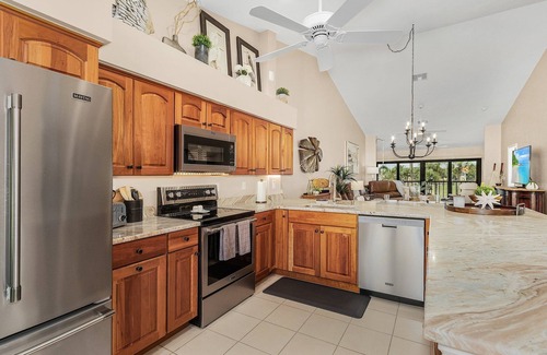 Iona Condo | Luxury Condo in Gated Golf Community close to Beaches