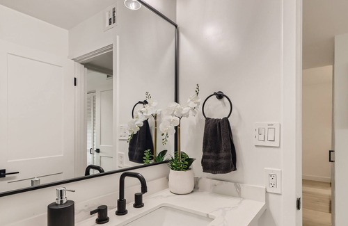 Southwest Village Condo | Luxury Condo in Old Town Scottsdale