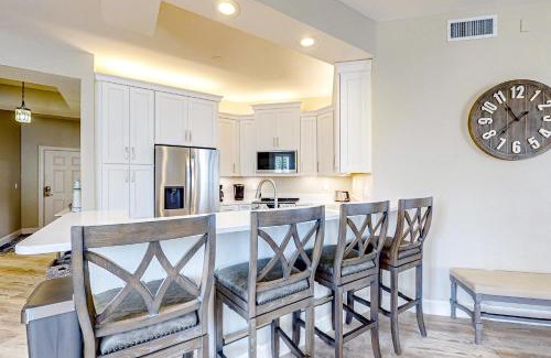 Vanderbilt Beach Apartment | Luxury Condo in Regatta