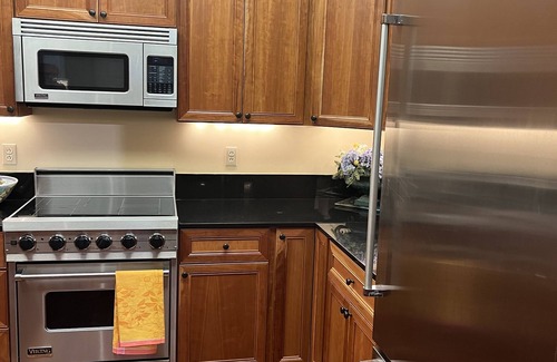Oxford Condo | Luxury Condo on the Square