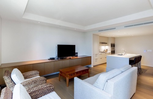 Ala Moana Condo | Luxury Condo "Park Lane" (30 Nights Minimum Stay)