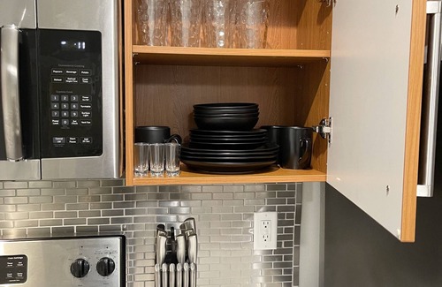 Highlands - Perkins Condo | Luxury Condo w/KING BED close to LSU, Downtown & Interstate ❤️⭐️