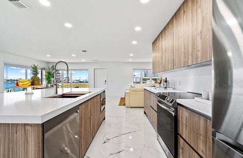 Palm Beach - West Palm Beach Condo | Luxury condo with stunning intracoastal water views, near downtown West Palm Bch