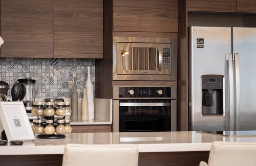 El Tezal Apartment | Luxury condo with pool, jacuzzi and private terrace