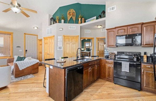 Estes Park House | Luxury Condo with 2 master suites, Mary's Lake and Mountain Views