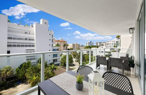 Bay Harbor Islands House | Luxury Condo with Rooftop Pool - 5-Min to Beach