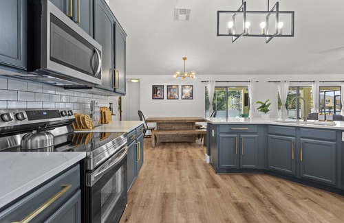 Legacy Park House | Luxury Corner Home, Arcade, Heated Pool & Spa. No extra fees. Pet Friendly.