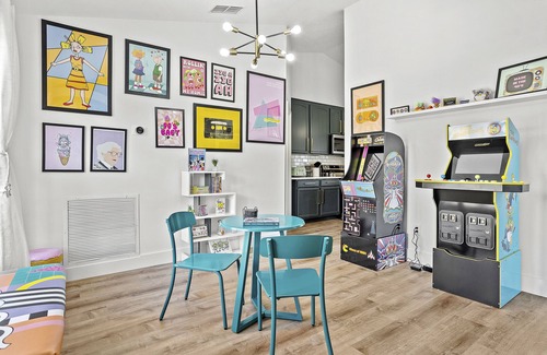 Legacy Park House | Luxury Corner Home, Arcade, Heated Pool & Spa. No extra fees. Pet Friendly.
