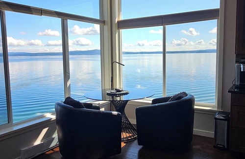 Chemainus House | Luxury cottage on the ocean