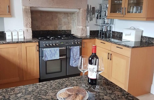 Wirksworth Cottage | Luxury Cottage with spectacular rural views, private garden, sunroom and terrace