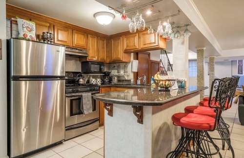 Bedford-Stuyvesant House | Luxury Cozy 1-bedroom Brooklyn Brownstone