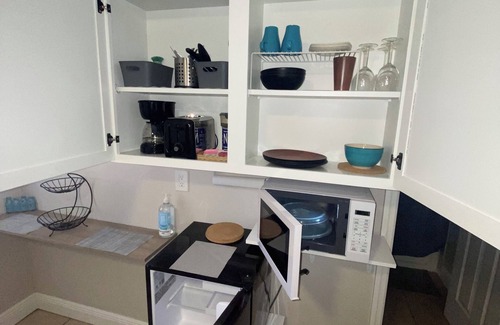 Bearss Plaza Apartment | Luxury, cozy, and Charming studio with WiFi and AC in brilliant Tampa