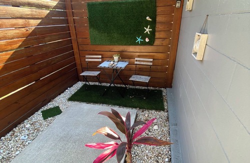 Bearss Plaza Apartment | Luxury, cozy, and Charming studio with WiFi and AC in brilliant Tampa